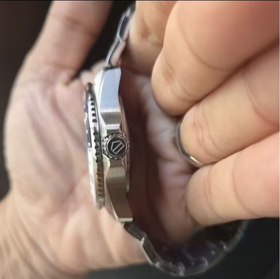 Gambar dari TAG Heuēr Aquaracer WBP2010.BA0632 Professional 300 GMT Automatic