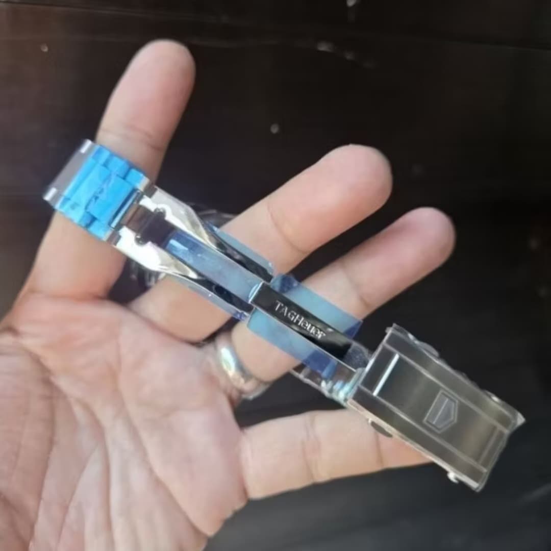 Gambar dari TAG Heuēr Aquaracer WBP2010.BA0632 Professional 300 GMT Automatic