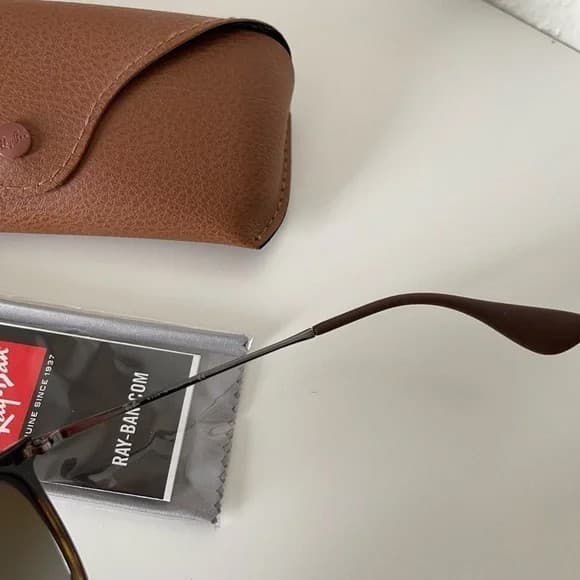 Gambar dari Kacamata Original Rayban RB4171 (Erika) Gradient Tortoise Doff