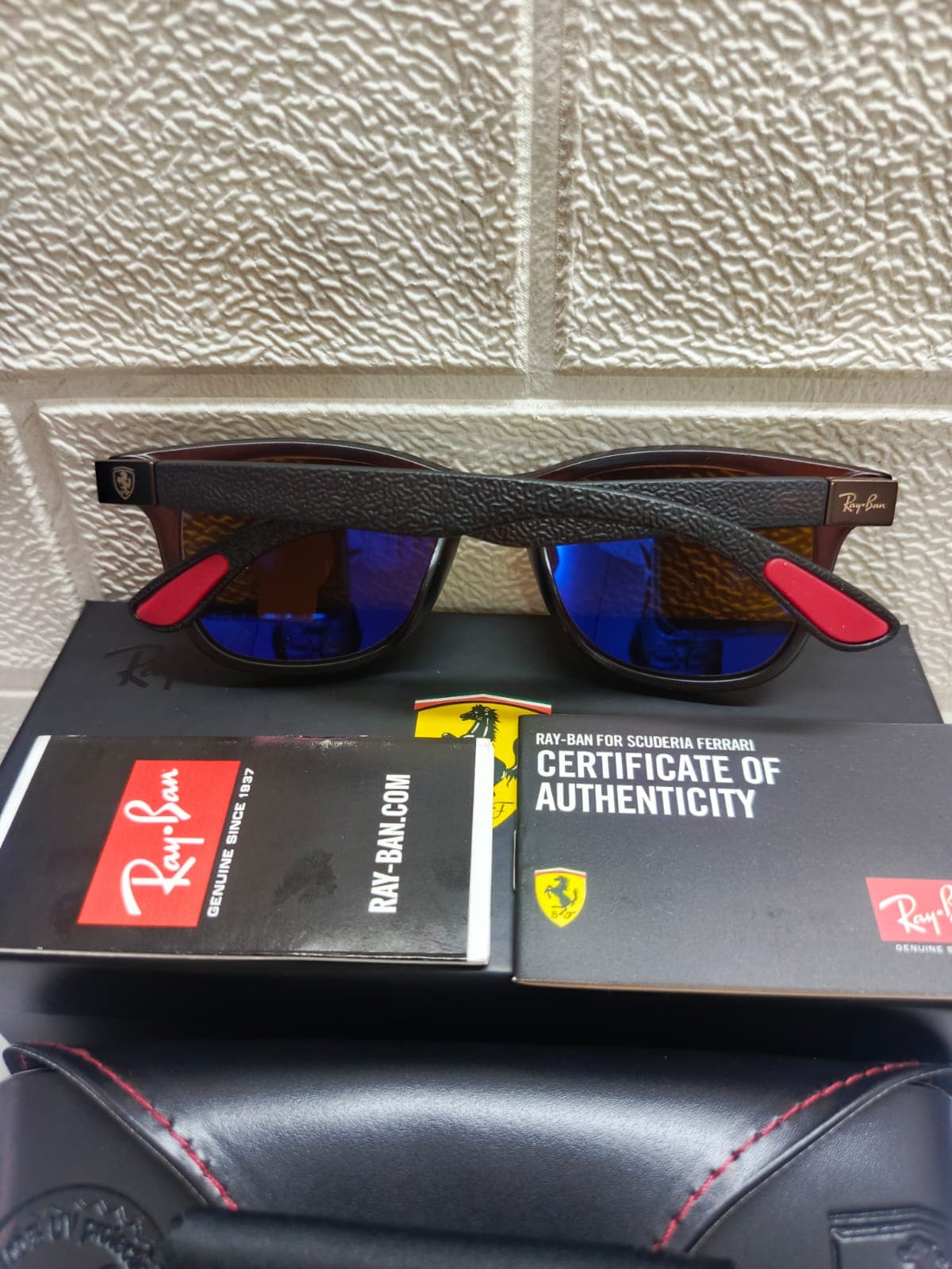 Gambar dari Kacamata Original Ray-Ban RB4195 Scuderia Ferrari Brown Doff