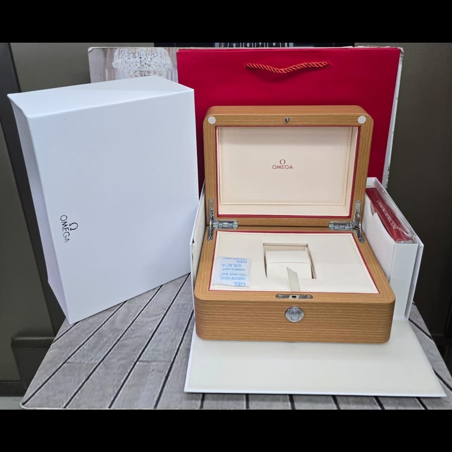 Gambar dari Jam Tangan Omega Seamaster 007 Automatic