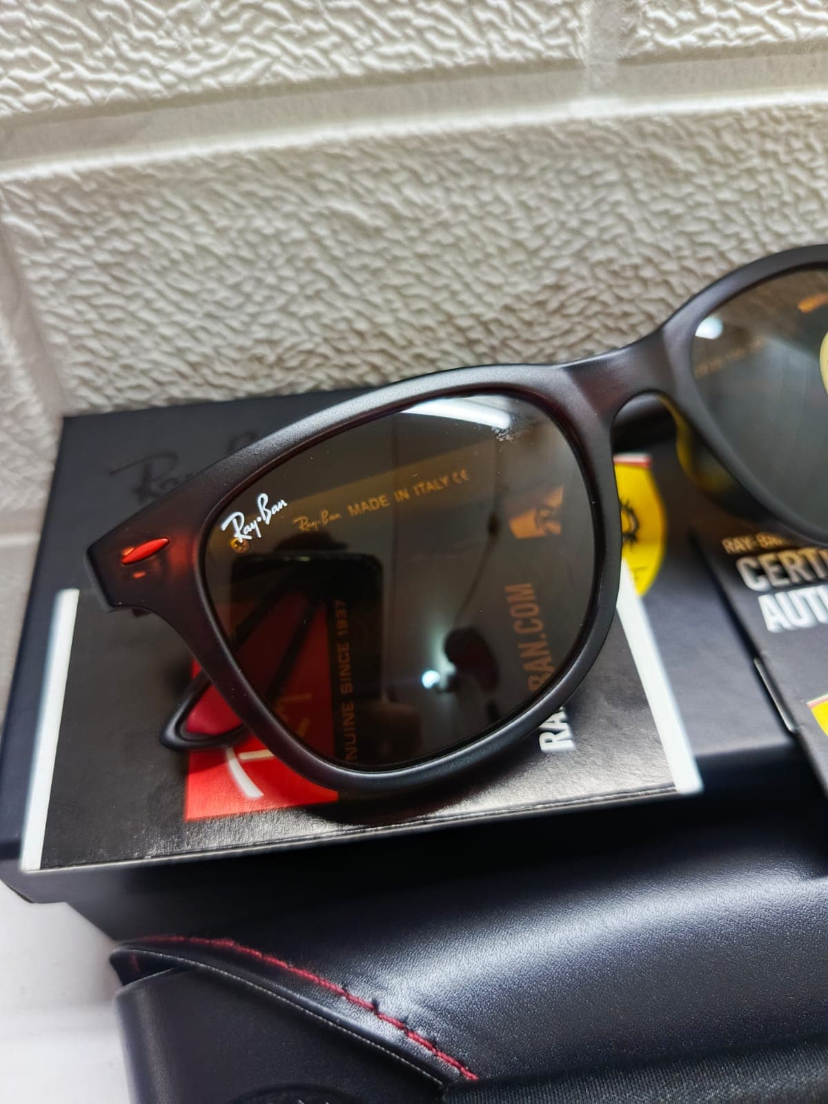 Gambar dari Kacamata Original Ray-Ban RB4195 Scuderia Ferrari Brown Doff